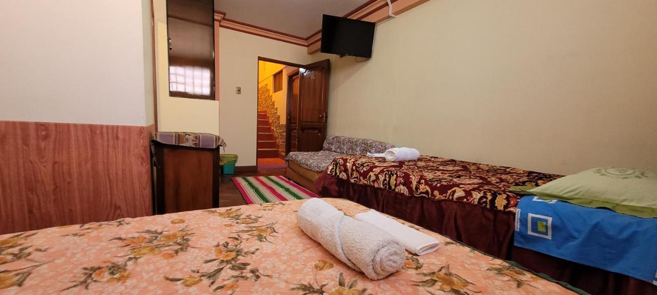 Bed and Breakfast Hostal Sol Y Luna à Copacabana  Extérieur photo