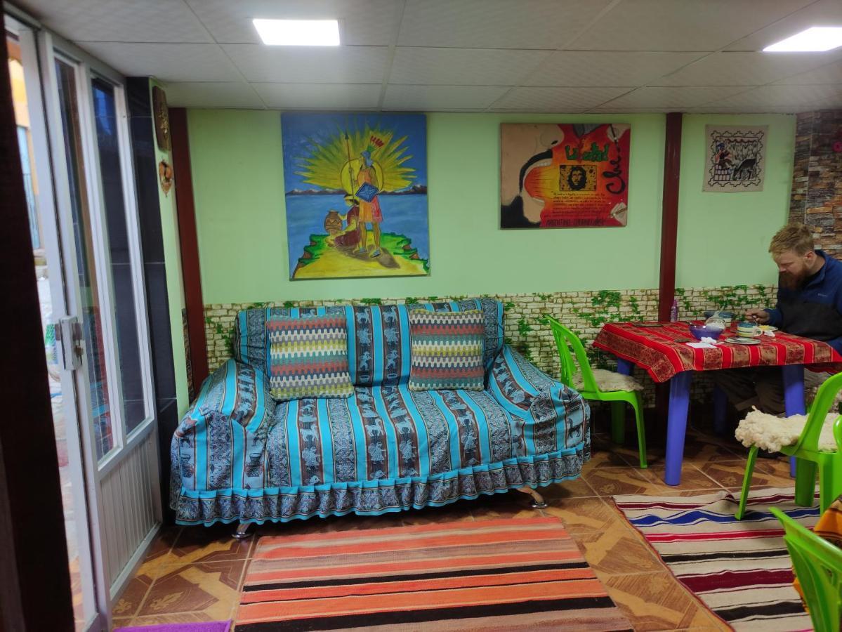 Bed and Breakfast Hostal Sol Y Luna à Copacabana  Extérieur photo